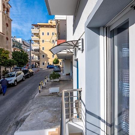 Joyfull Apartment In Piraeus Luaran gambar