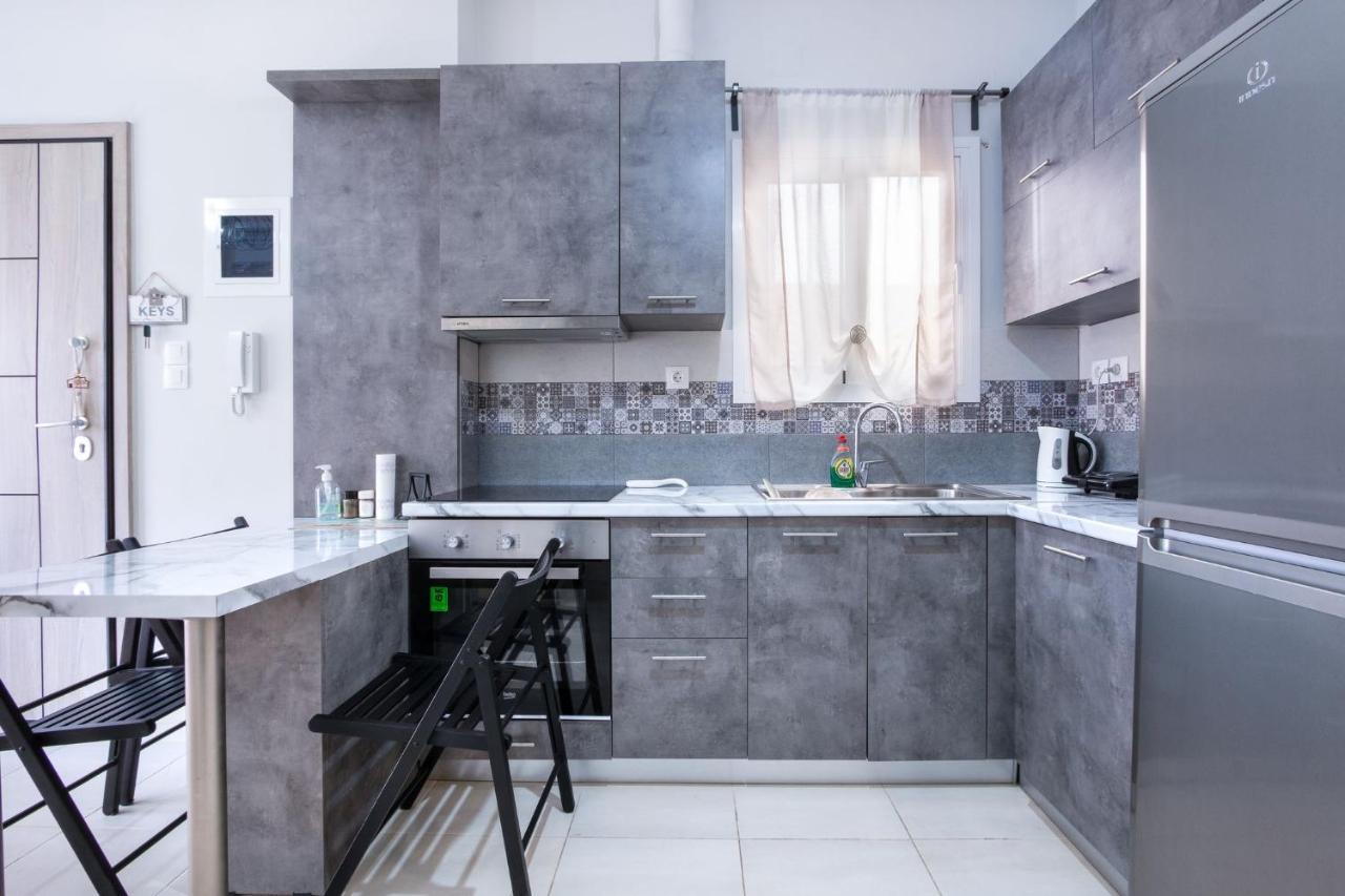 Joyfull Apartment In Piraeus Luaran gambar