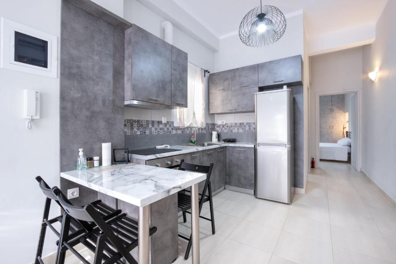 Joyfull Apartment In Piraeus Luaran gambar